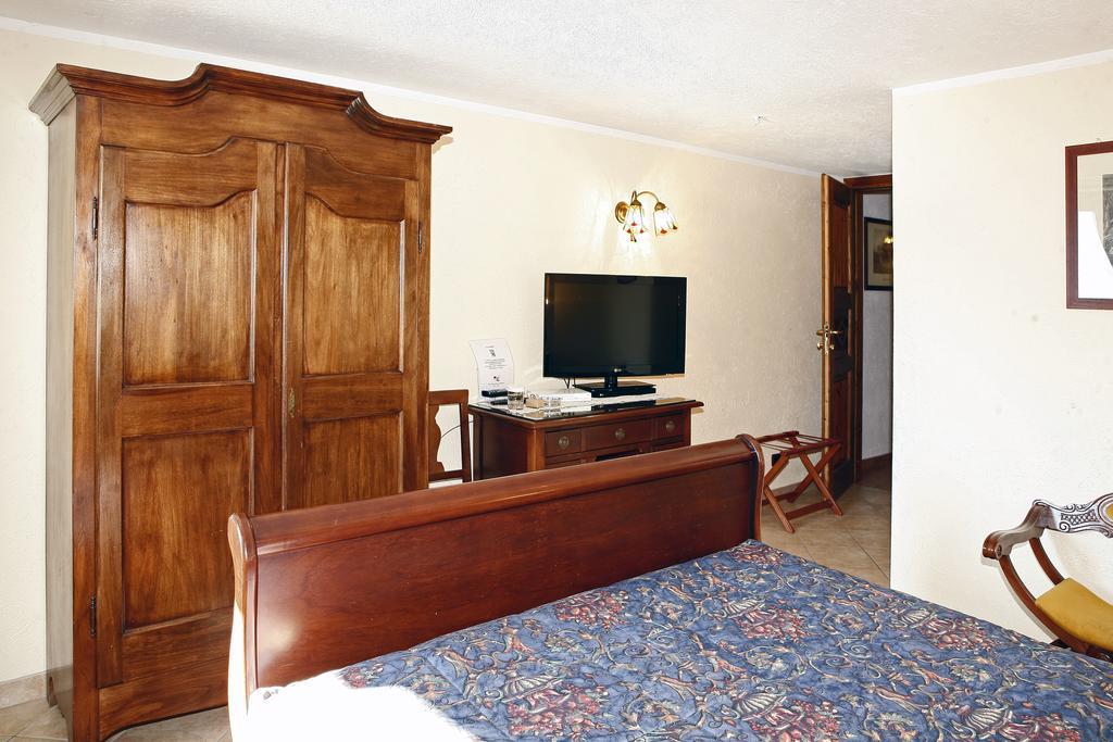 Les Combes Hotel