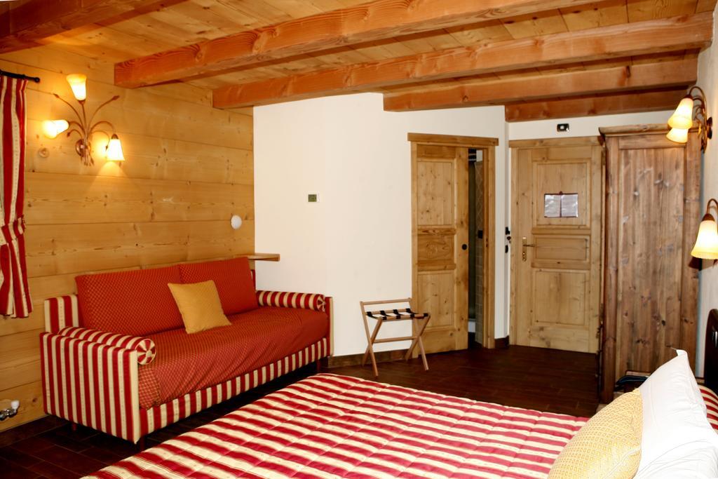 Les Combes Hotel La Salle