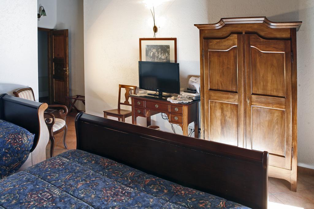 Hotel Les Combes La Salle