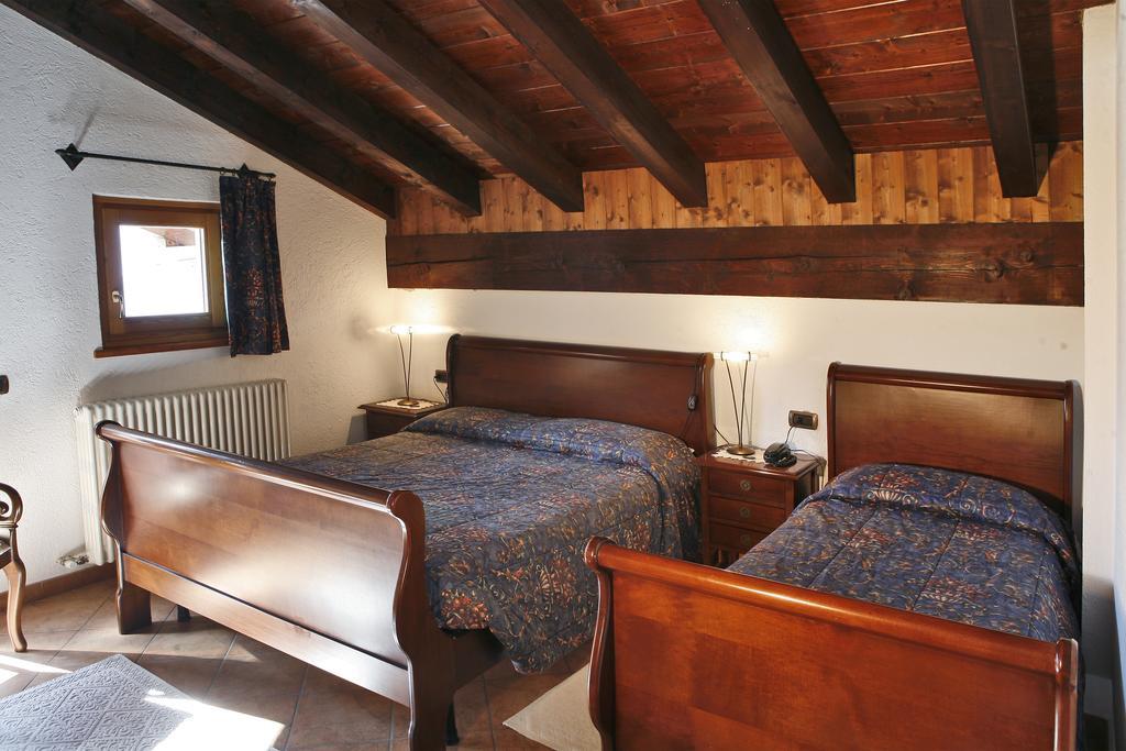 Les Combes Hotel La Salle