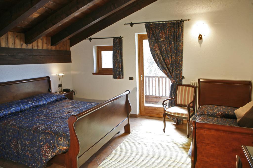 Hotel Les Combes La Salle