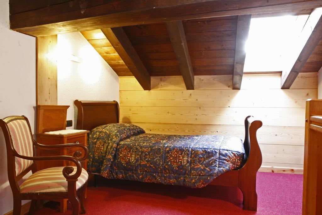 Les Combes Hotel La Salle